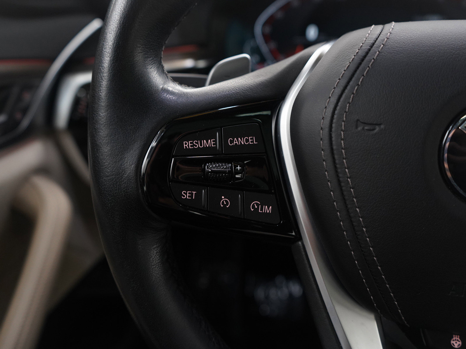 Used 2021 BMW 530i xDrive w/ Convenience Package image 22