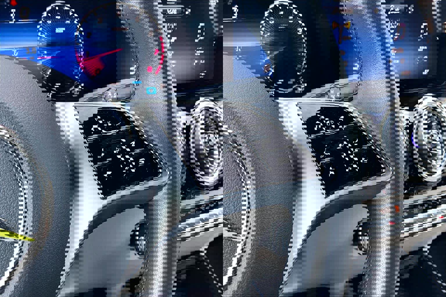 Used 2025 Mercedes-Benz GLA 250 image 24