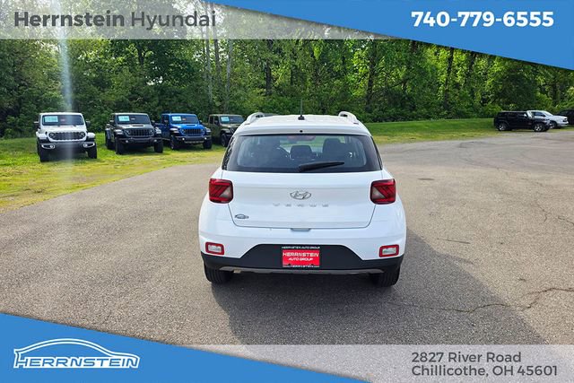 Used 2025 Hyundai Venue SEL FWD image 30