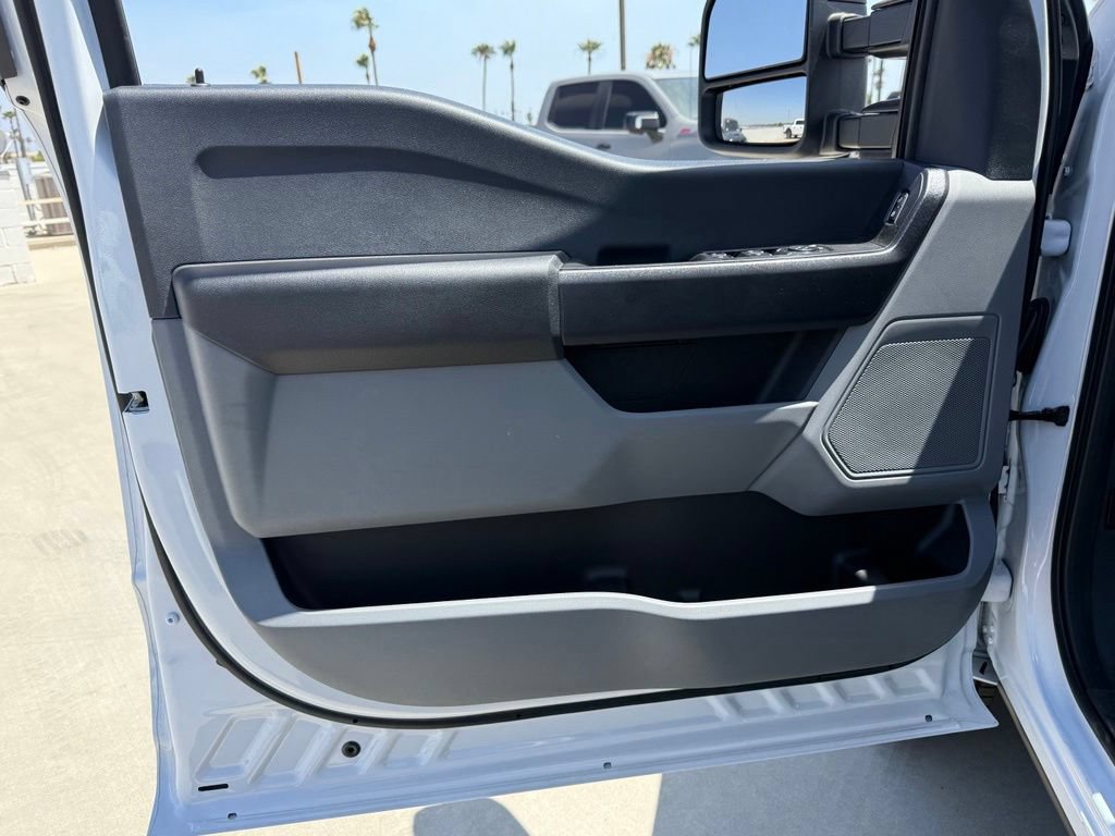 New 2026 Ford F350 XL w/ XL Chrome Package AWD/4WD image 15