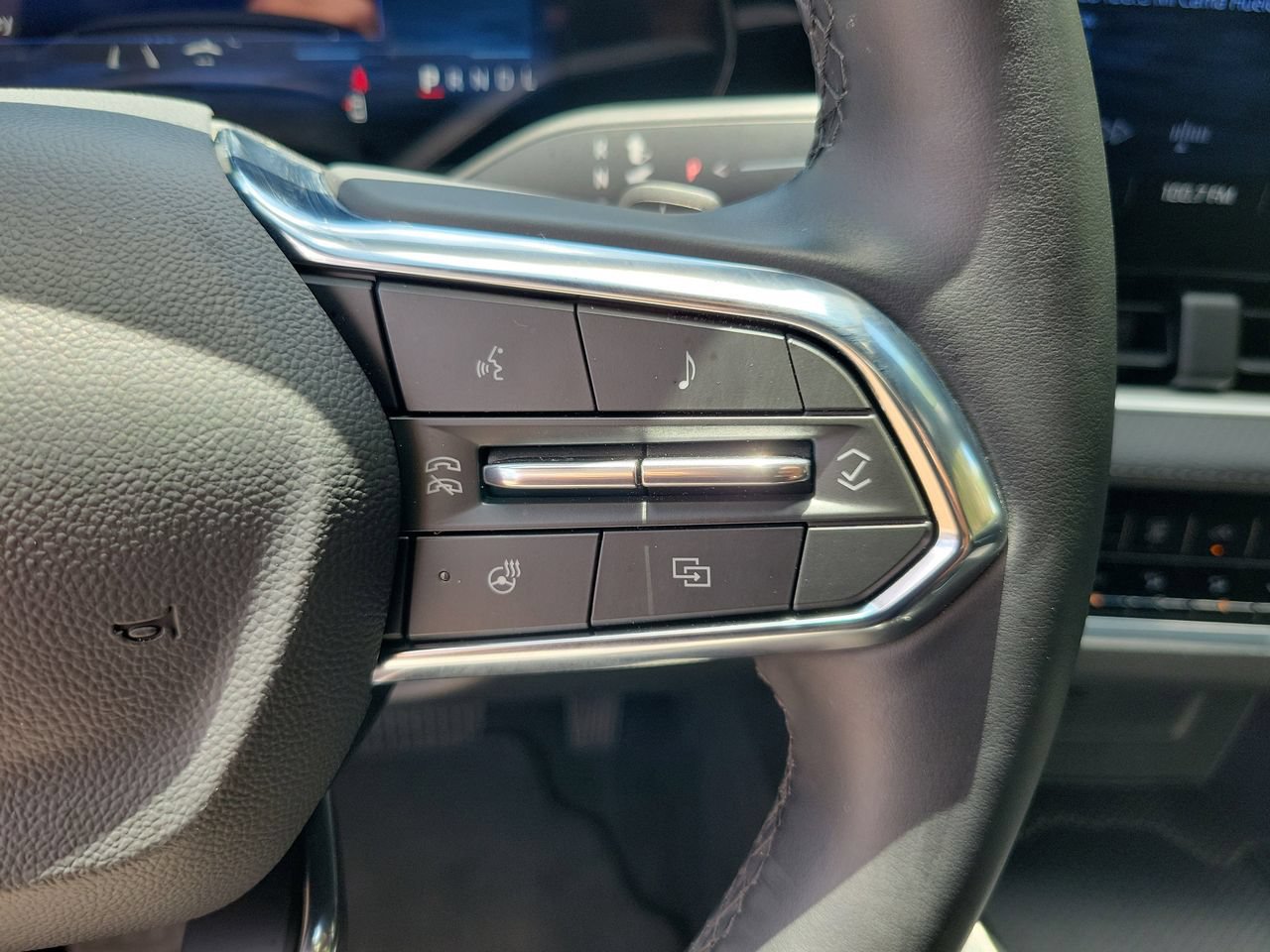 Used 2026 Chevrolet Equinox LT FWD image 19