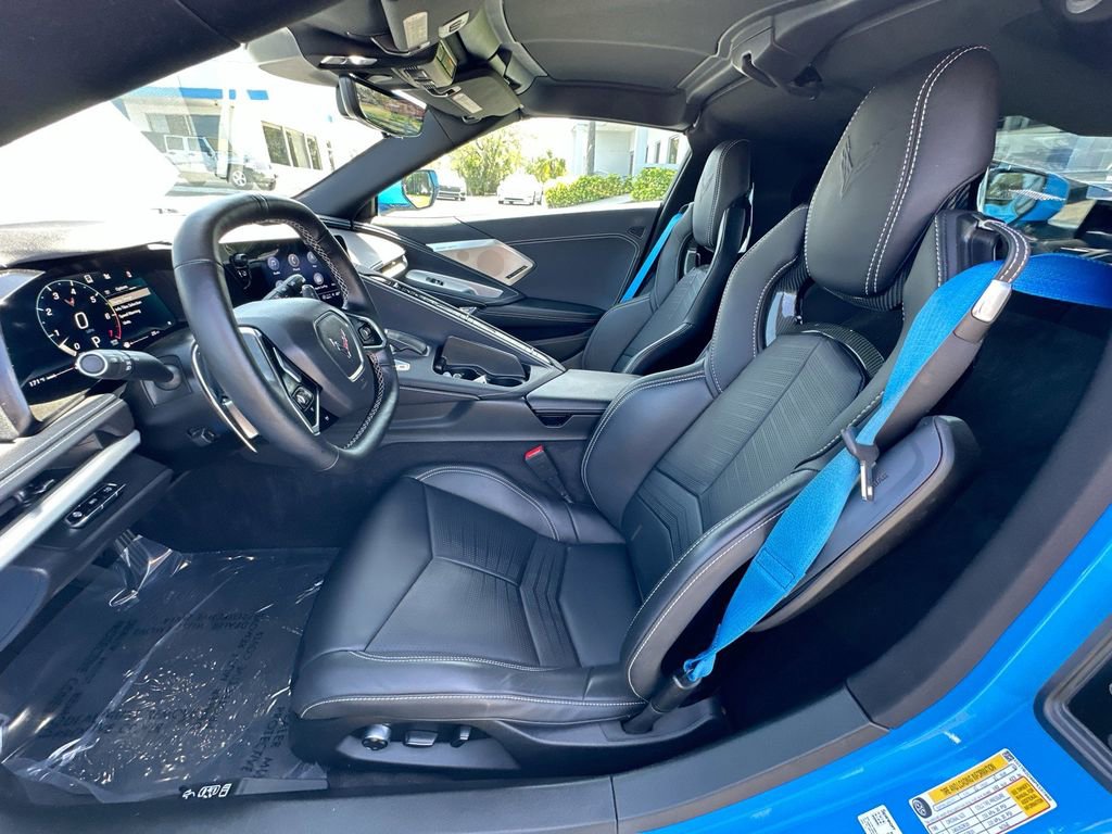 Used 2023 Chevrolet Corvette Stingray Preferred Cpe w/ Body-Color Dual Roof Package RWD image 21