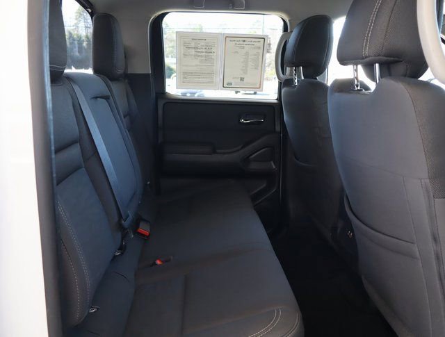 Used 2022 Nissan Frontier SV image 39