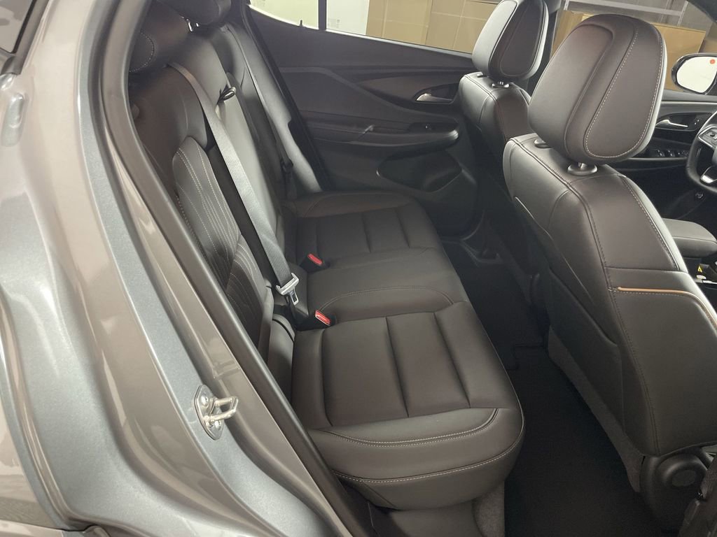 Used 2025 Buick Envista Avenir image 25