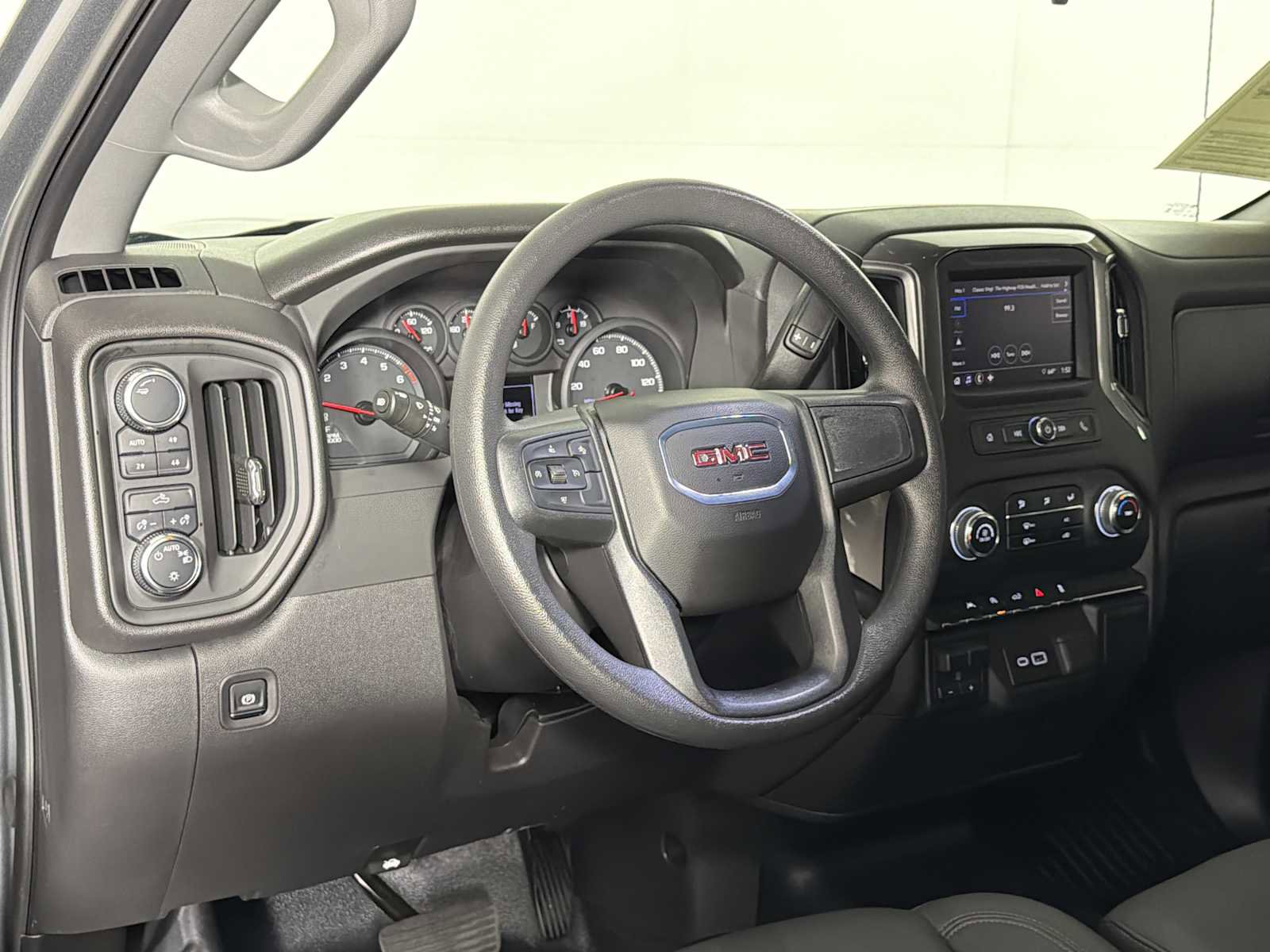 Certified 2025 GMC Sierra 1500 Pro w/ Pro Value Package AWD/4WD image 18
