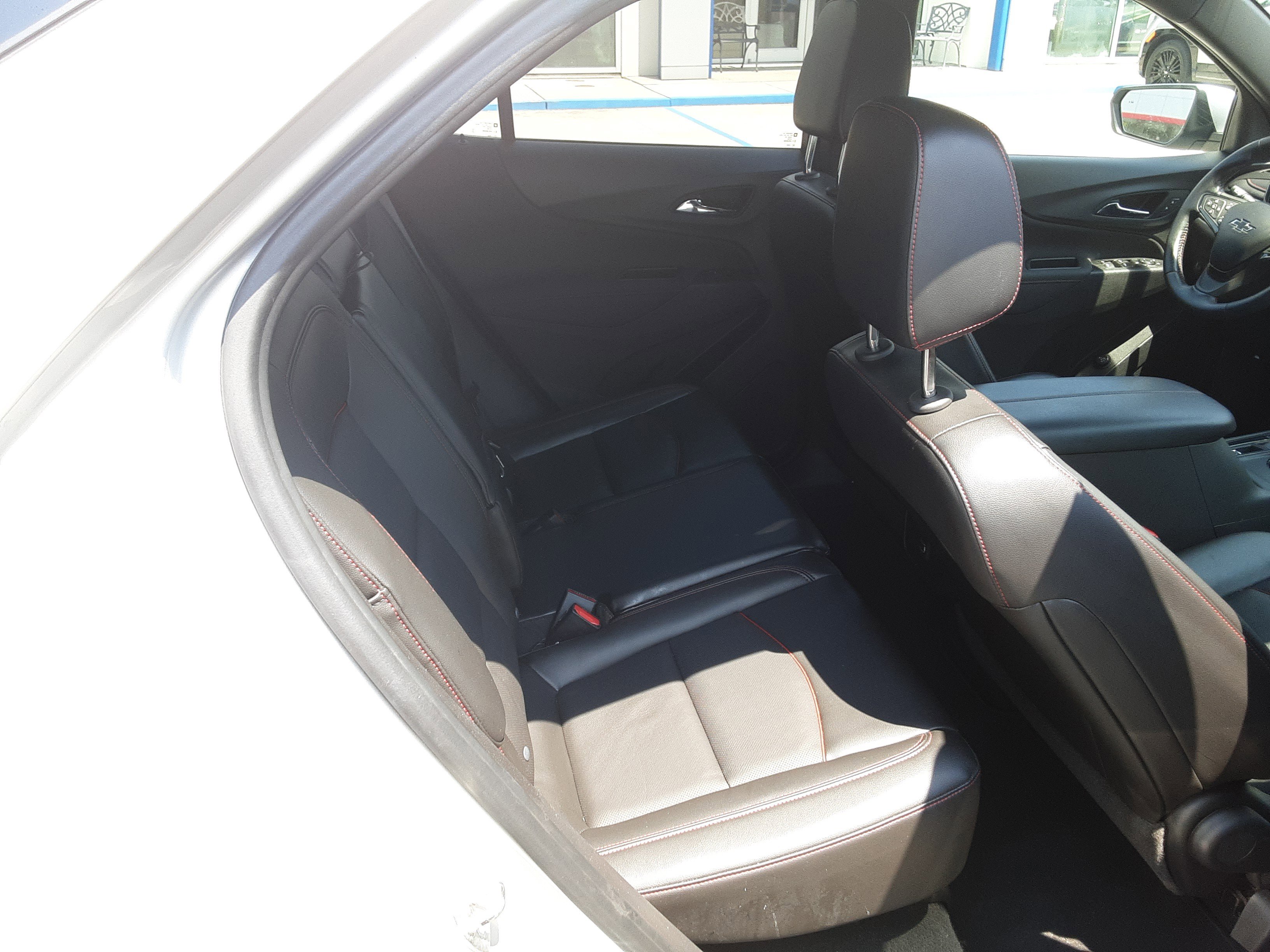 Used 2022 Chevrolet Equinox RS w/ RS Leather Package image 15