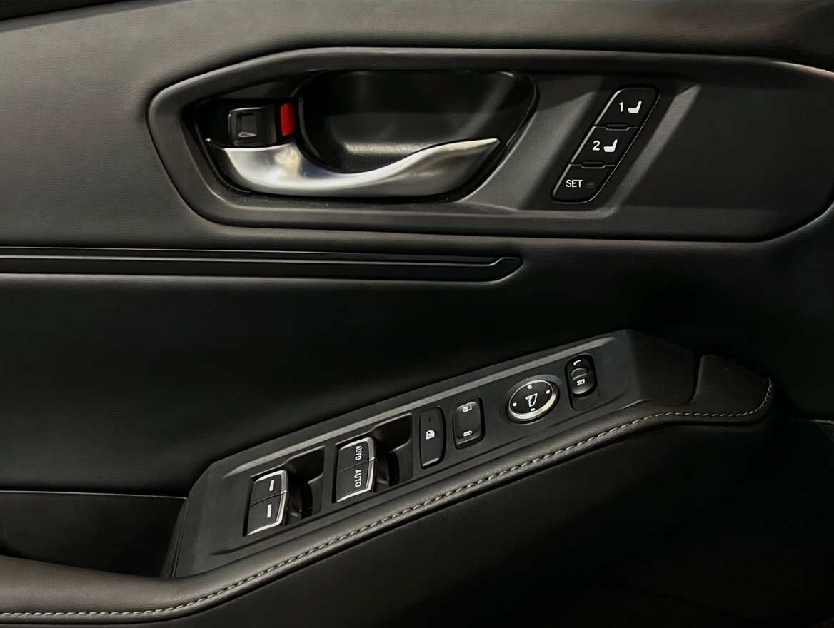 Used 2025 Honda Accord Sport image 13