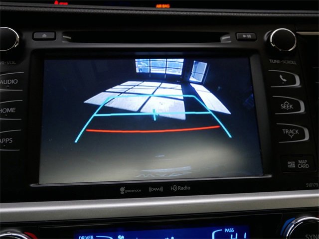 Used 2017 Toyota Highlander XLE image 19