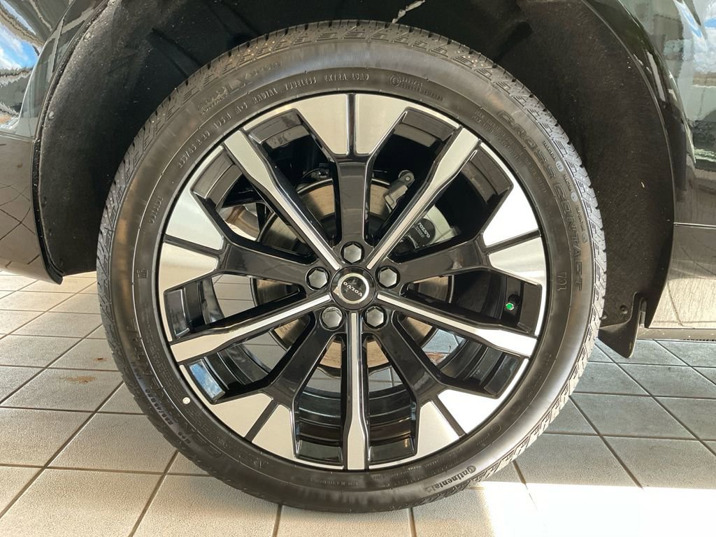 New 2026 Volvo XC60 B5 Plus w/ Protection Package Premier image 16