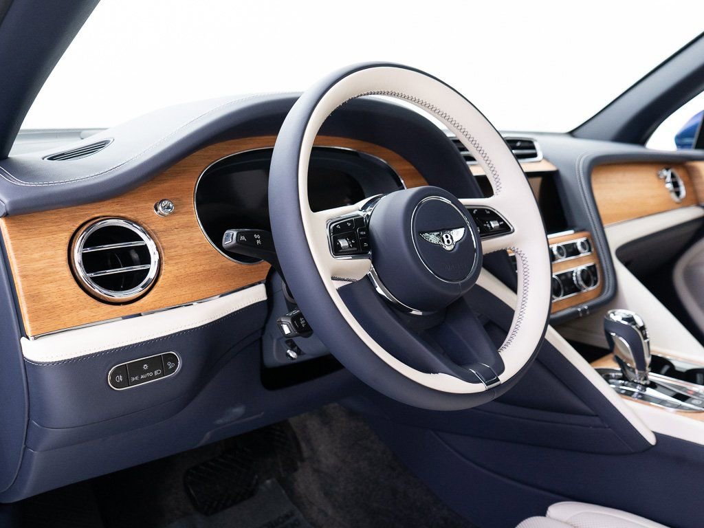 New 2025 Bentley Bentayga Extended Wheelbase image 14