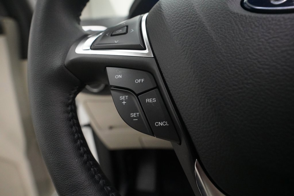 Used 2024 Ford Edge Titanium image 20