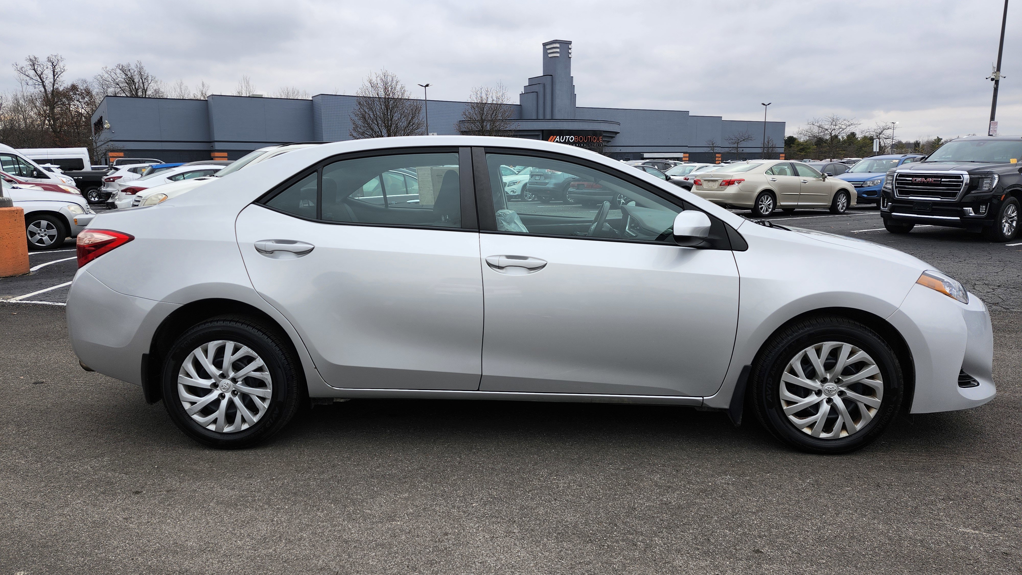 Used 2017 Toyota Corolla LE image 15