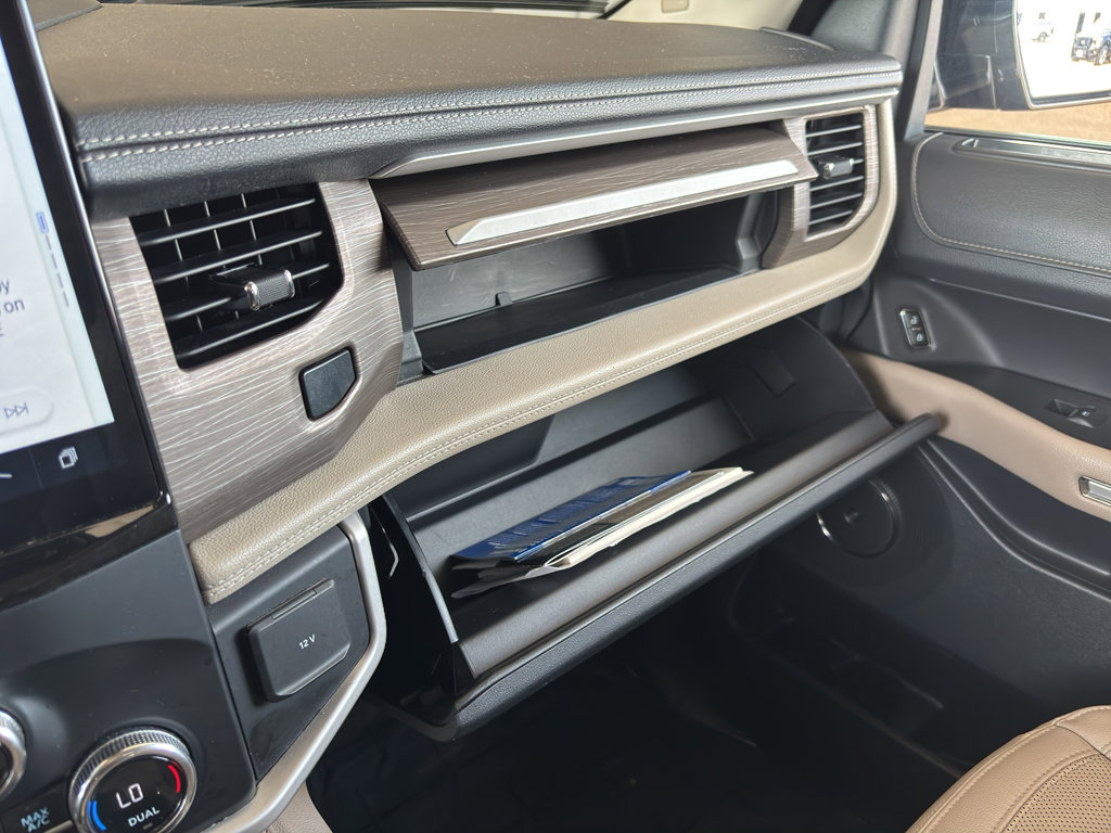 Used 2023 Ford Expedition Max Limited image 38