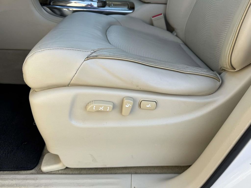 Used 2011 INFINITI QX56 4WD w/ Theater Pkg image 21