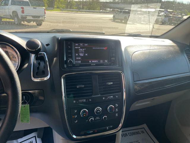 Used 2019 Dodge Grand Caravan SE w/ UConnect Hands-Free Group FWD image 15