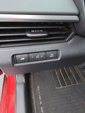 Used 2021 Nissan Altima 2.5 SR w/ SR Premium Package image 13