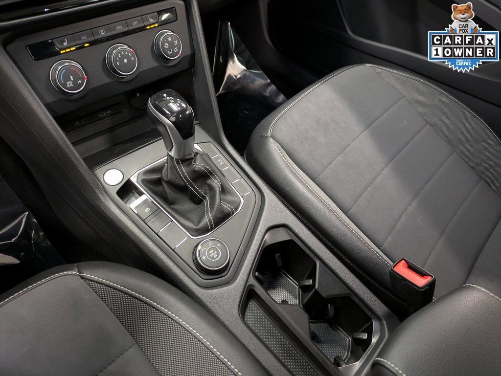 Used 2022 Volkswagen Taos SE w/ Panoramic Sunroof Package image 16