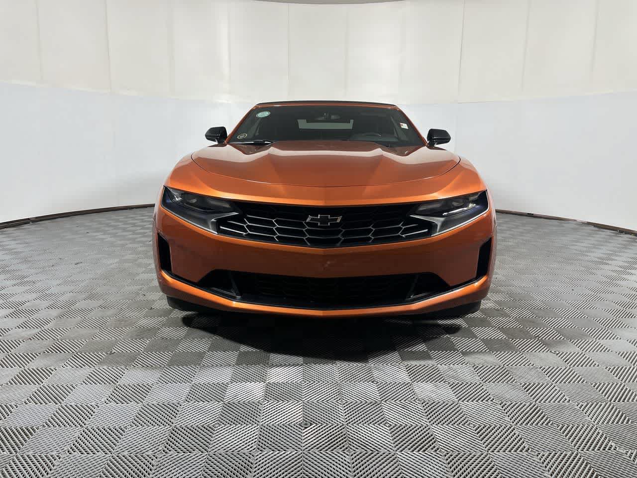 Used 2022 Chevrolet Camaro LT w/ Technology Package RWD image 3