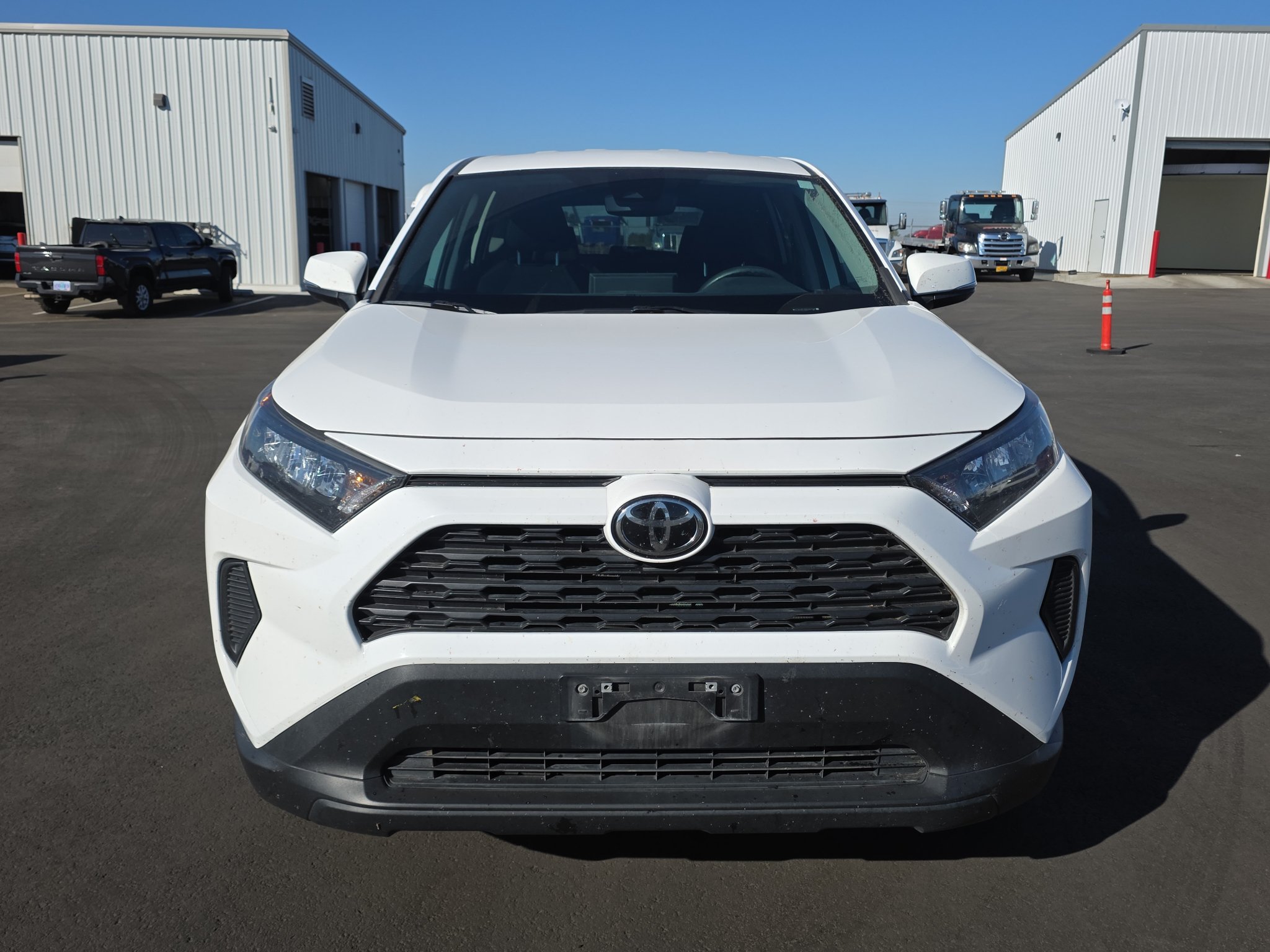 Certified 2022 Toyota RAV4 LE AWD/4WD image 2