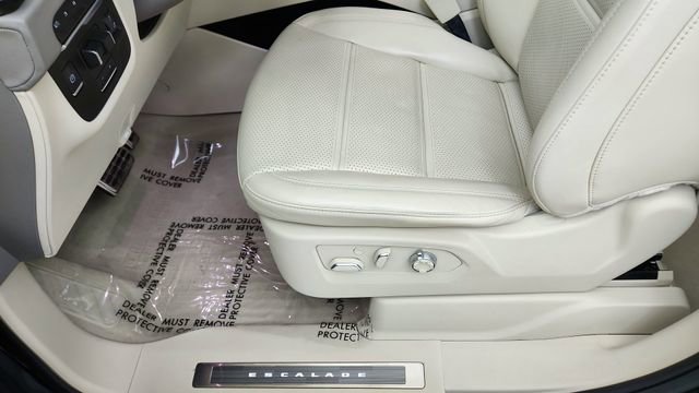 Used 2025 Cadillac Escalade Sport Platinum w/ LPO, Floor Liner Package image 38