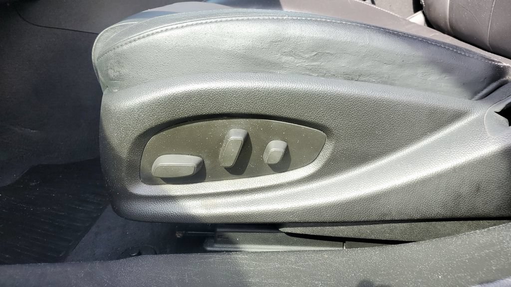 Used 2014 Buick LaCrosse Leather FWD image 8