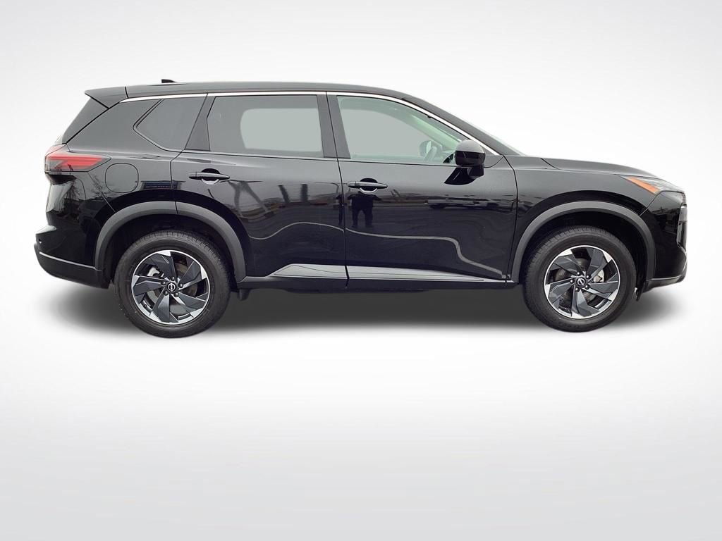 Used 2025 Nissan Rogue SV image 10