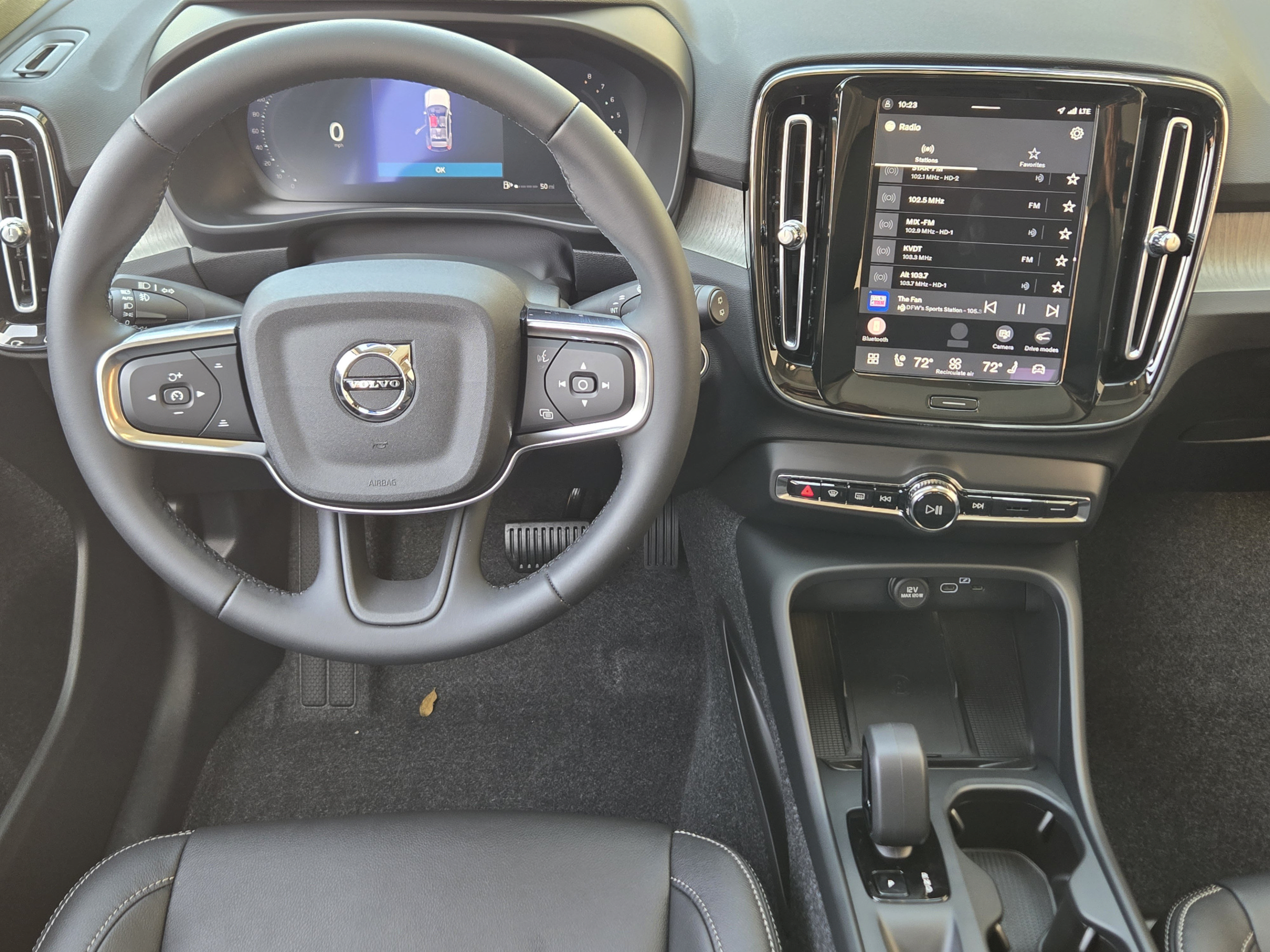 New 2026 Volvo XC40 B5 Core w/ Protection Package Premier AWD/4WD image 23