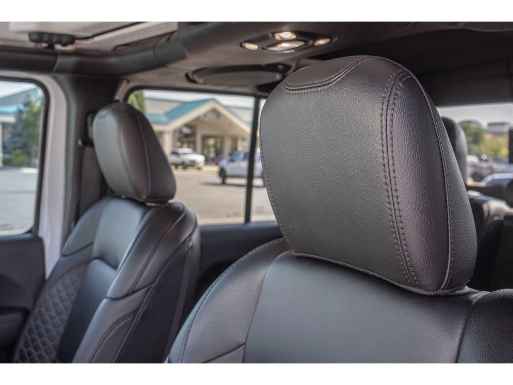 Used 2021 Jeep Gladiator Overland AWD/4WD image 17