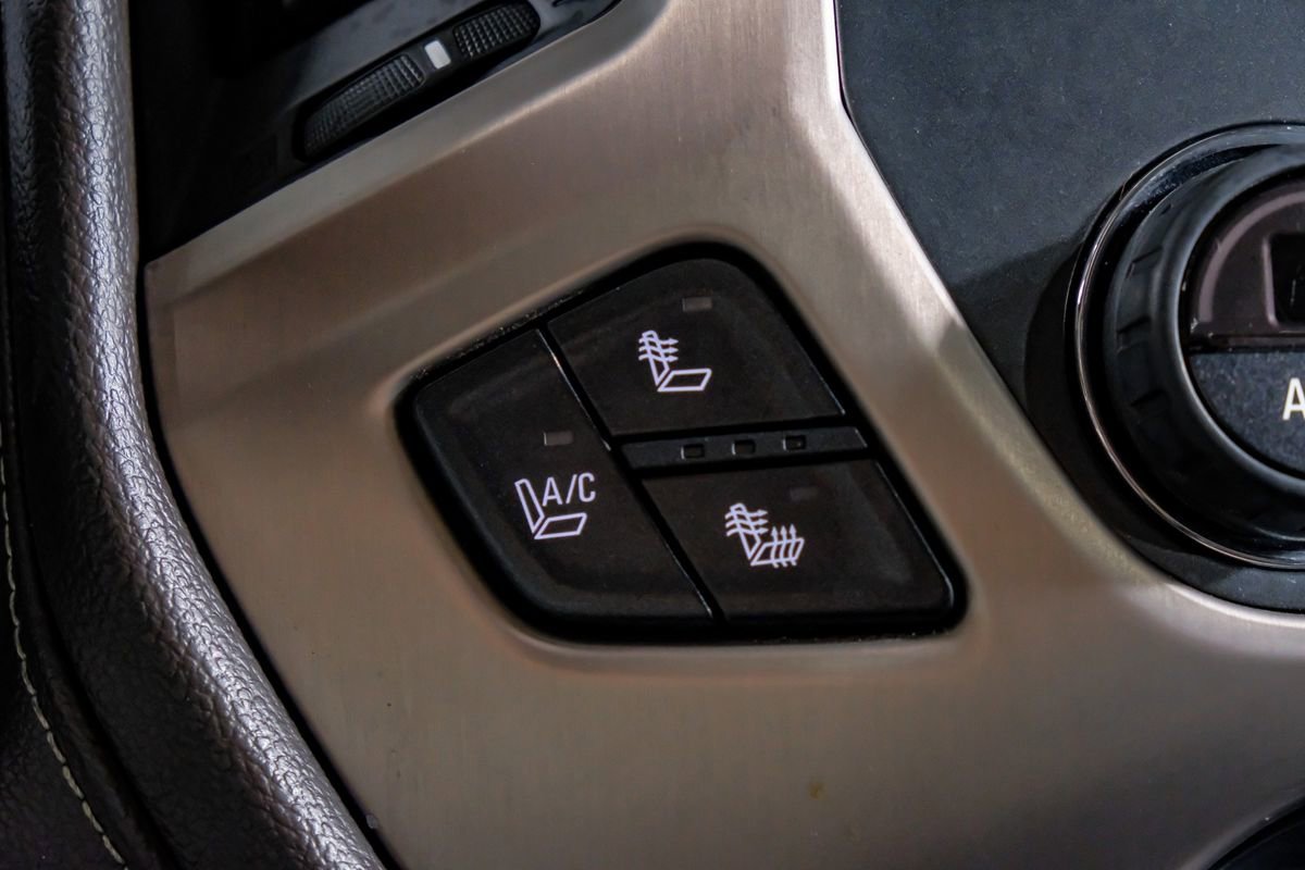 Used 2015 GMC Sierra 3500 Denali w/ Duramax Plus Package image 26