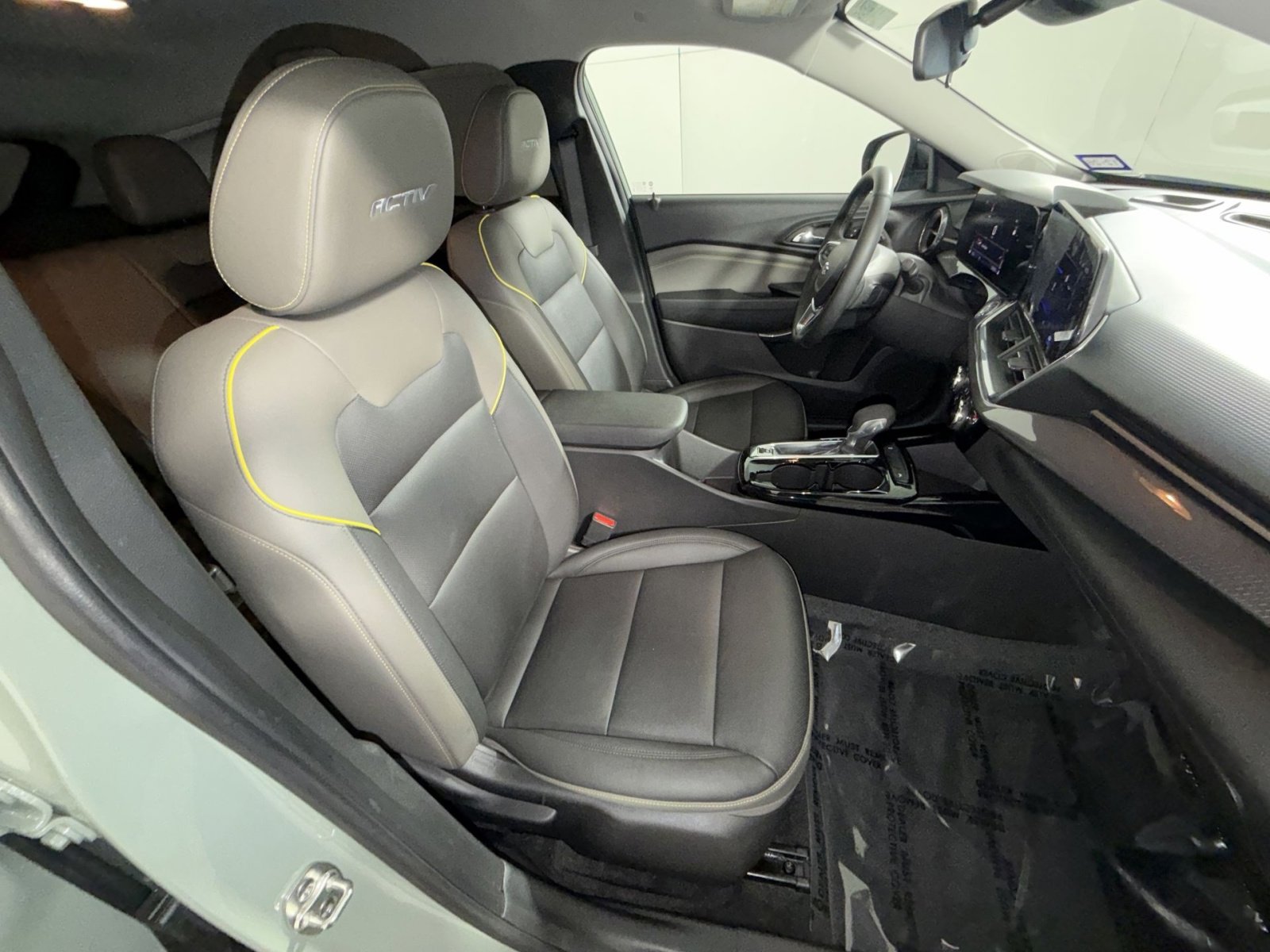 Used 2025 Chevrolet Trax ACTIV w/ Driver Confidence Package image 24