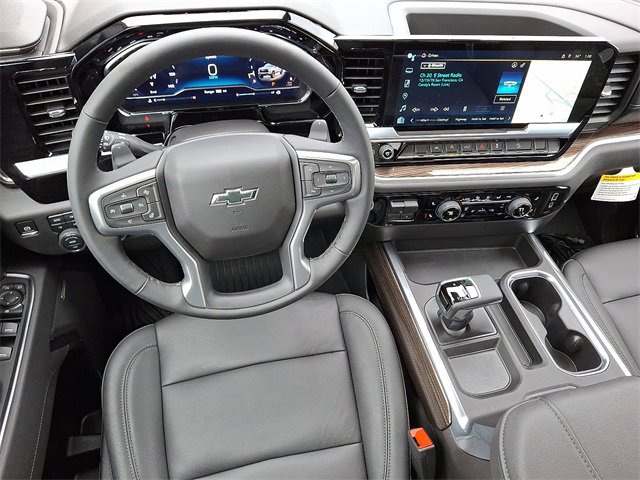 Used 2025 Chevrolet Silverado 1500 LT Trail Boss w/ Convenience Package II image 11