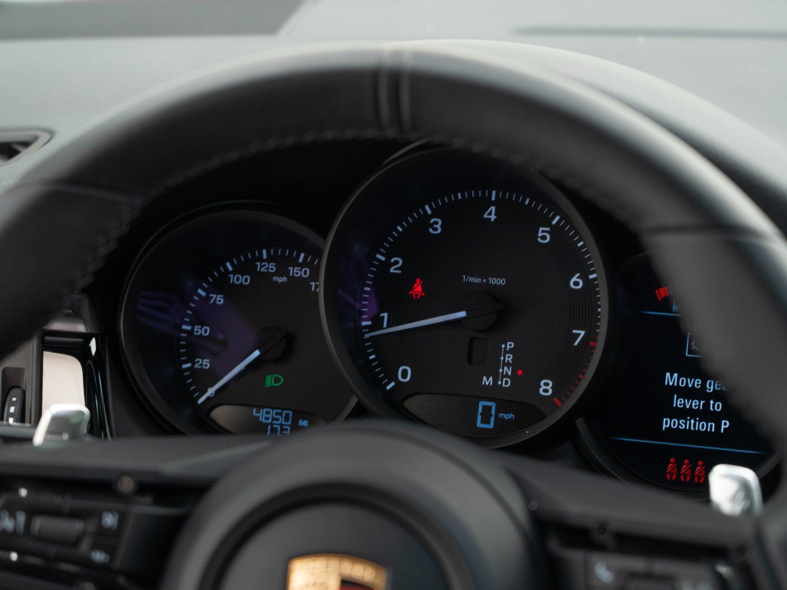 Certified 2025 Porsche Macan AWD/4WD image 30