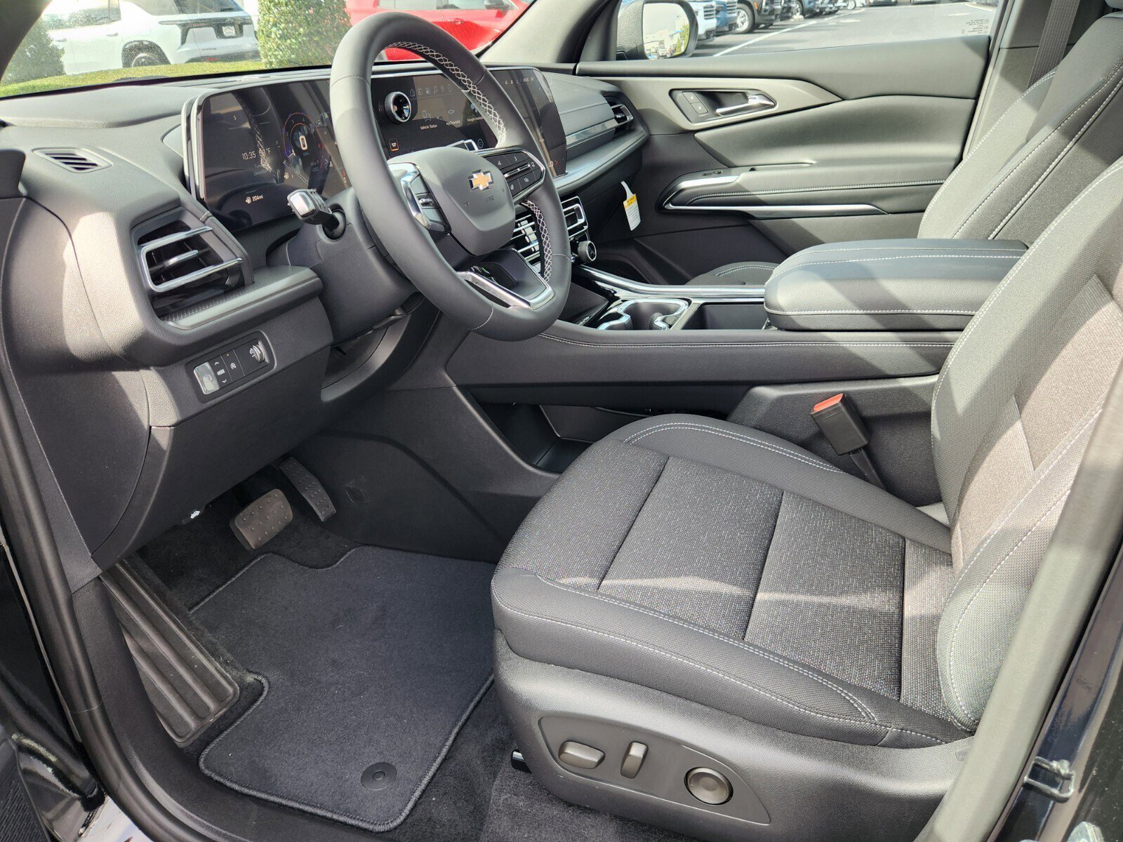 New 2026 Chevrolet Traverse LT w/ Driver Confidence Package image 5