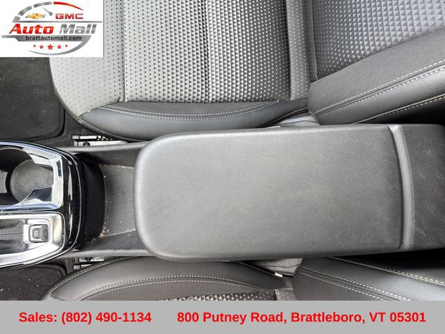 Used 2024 Chevrolet Trax LT w/ Sunroof Package FWD image 27