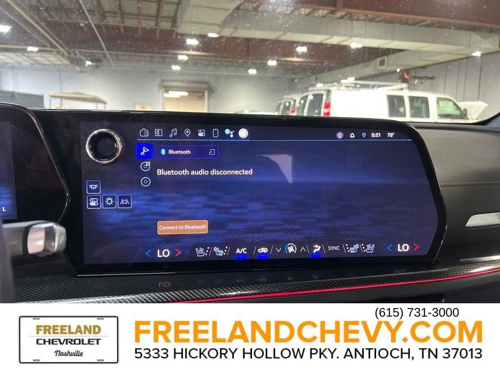 Used 2024 Chevrolet Traverse RS image 25