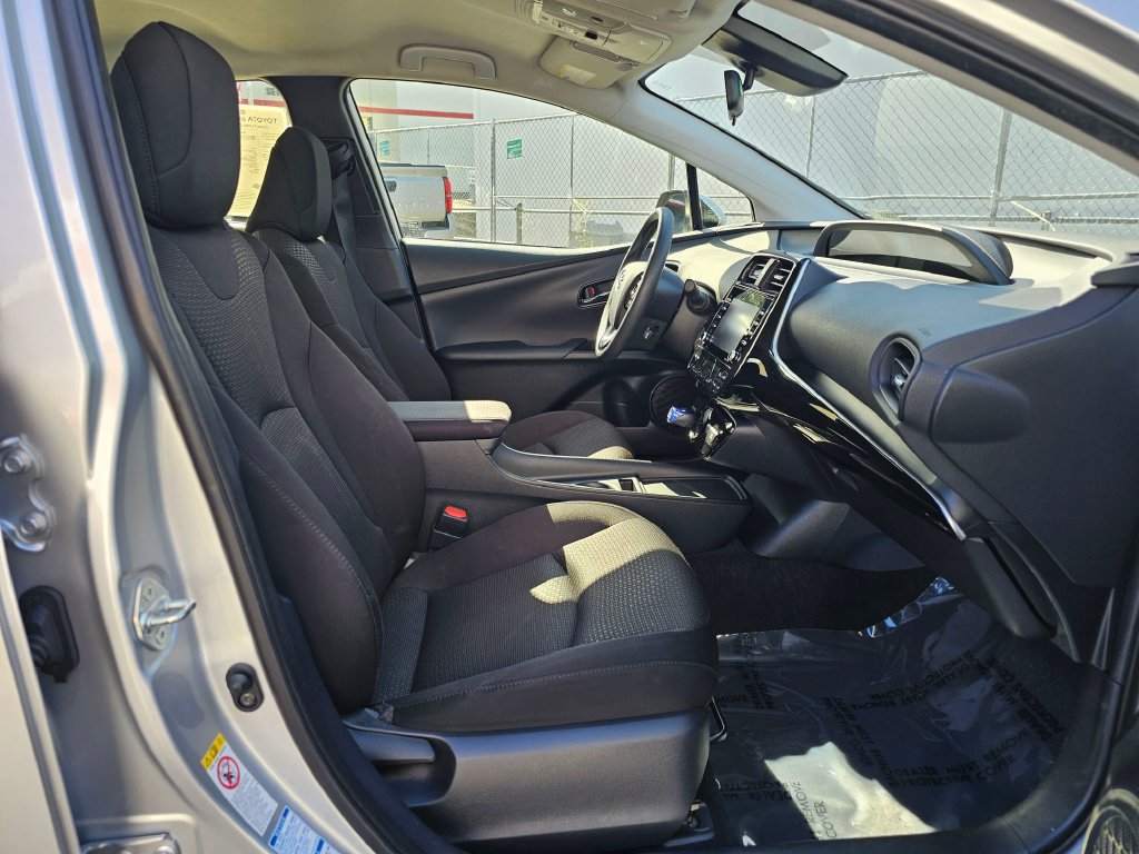Used 2021 Toyota Prius LE AWD/4WD image 10