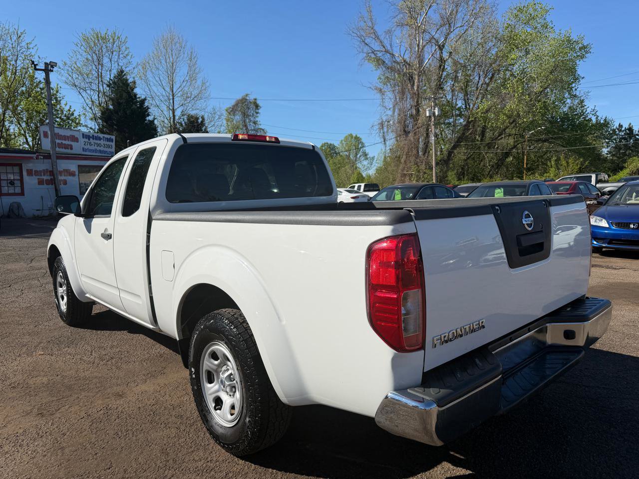 Used 2015 Nissan Frontier S RWD image 9