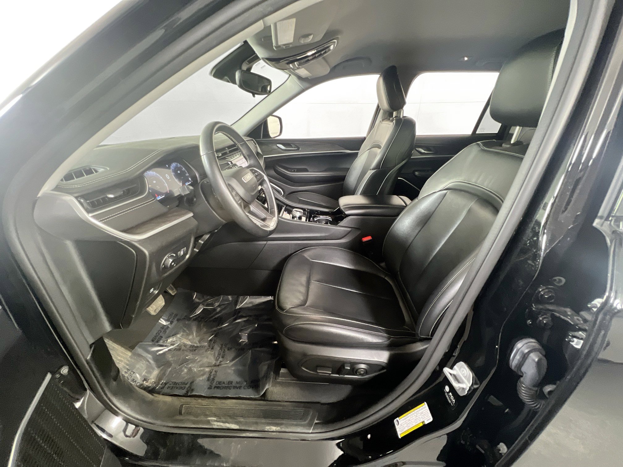 Used 2022 Jeep Grand Cherokee Limited AWD/4WD image 20