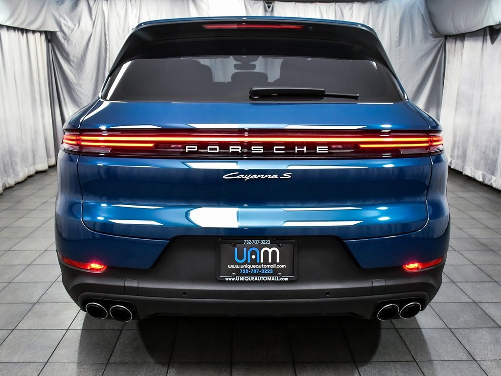 Used 2024 Porsche Cayenne S image 5