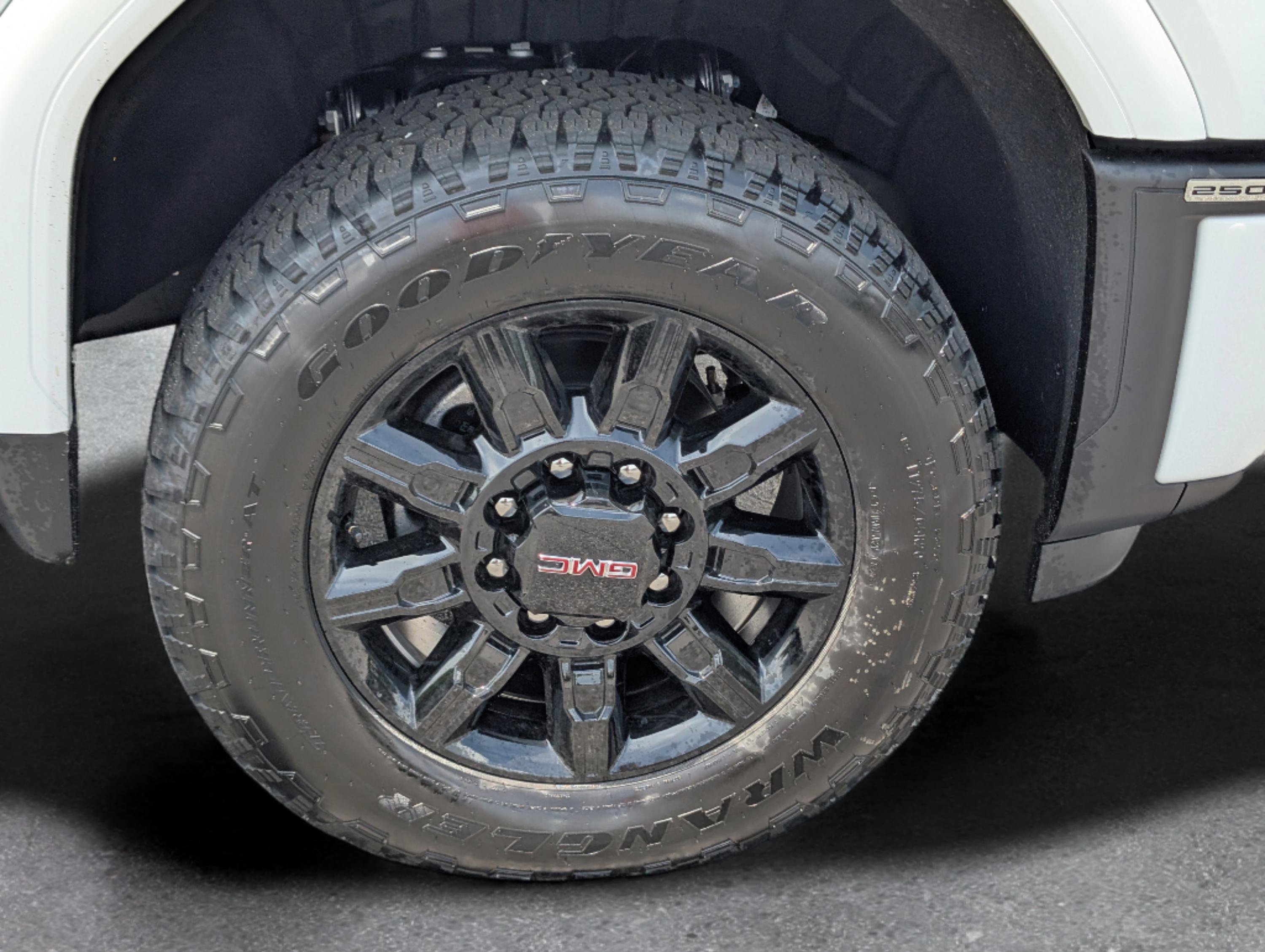 New 2026 GMC Sierra 2500 AT4 w/ AT4 Premium Plus Package AWD/4WD image 6