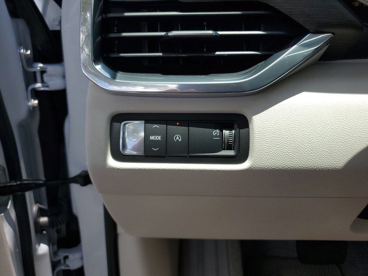 New 2026 GMC Acadia Denali w/ Super Cruise Package FWD image 29
