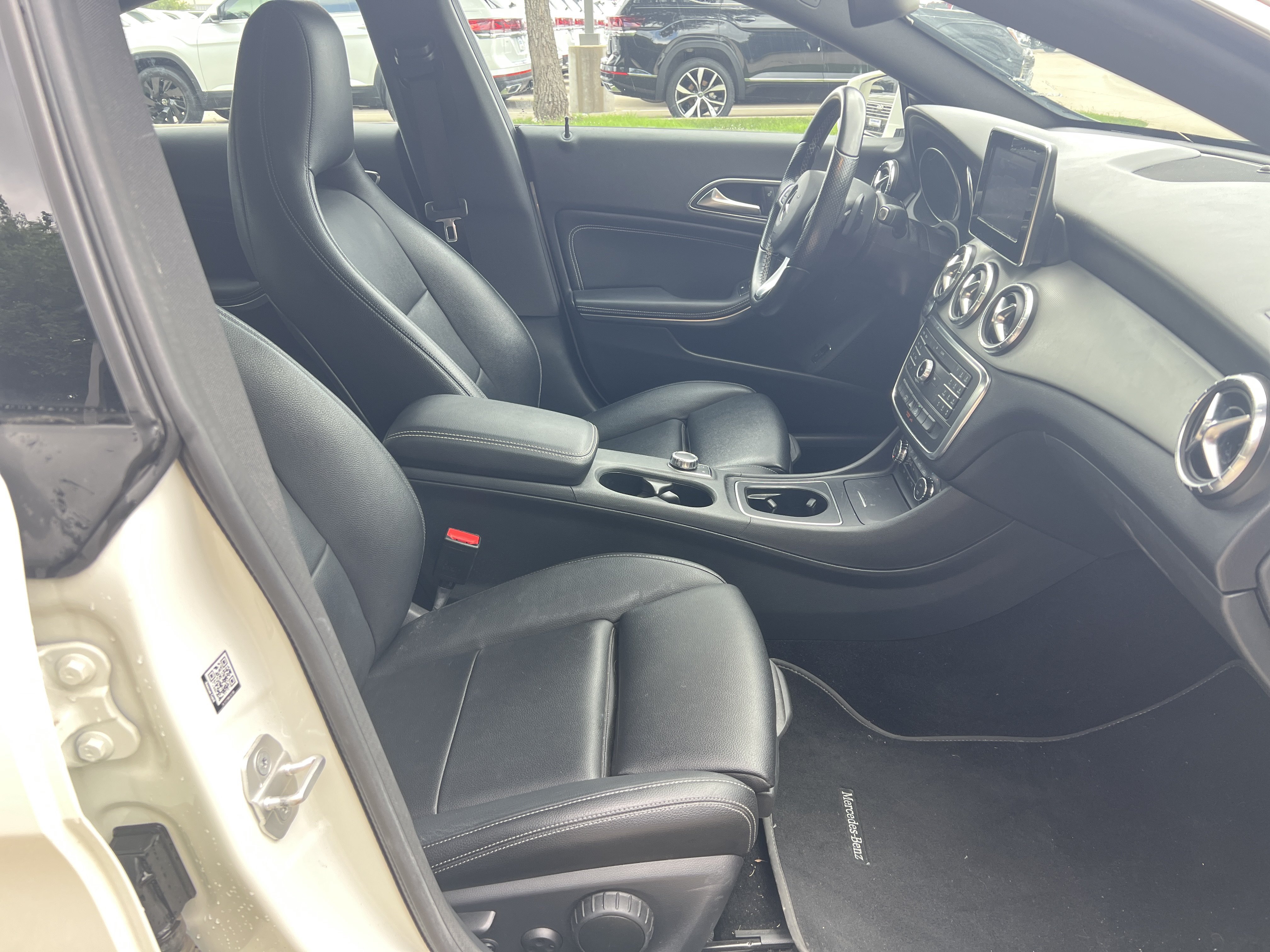 Used 2016 Mercedes-Benz CLA 250 image 27