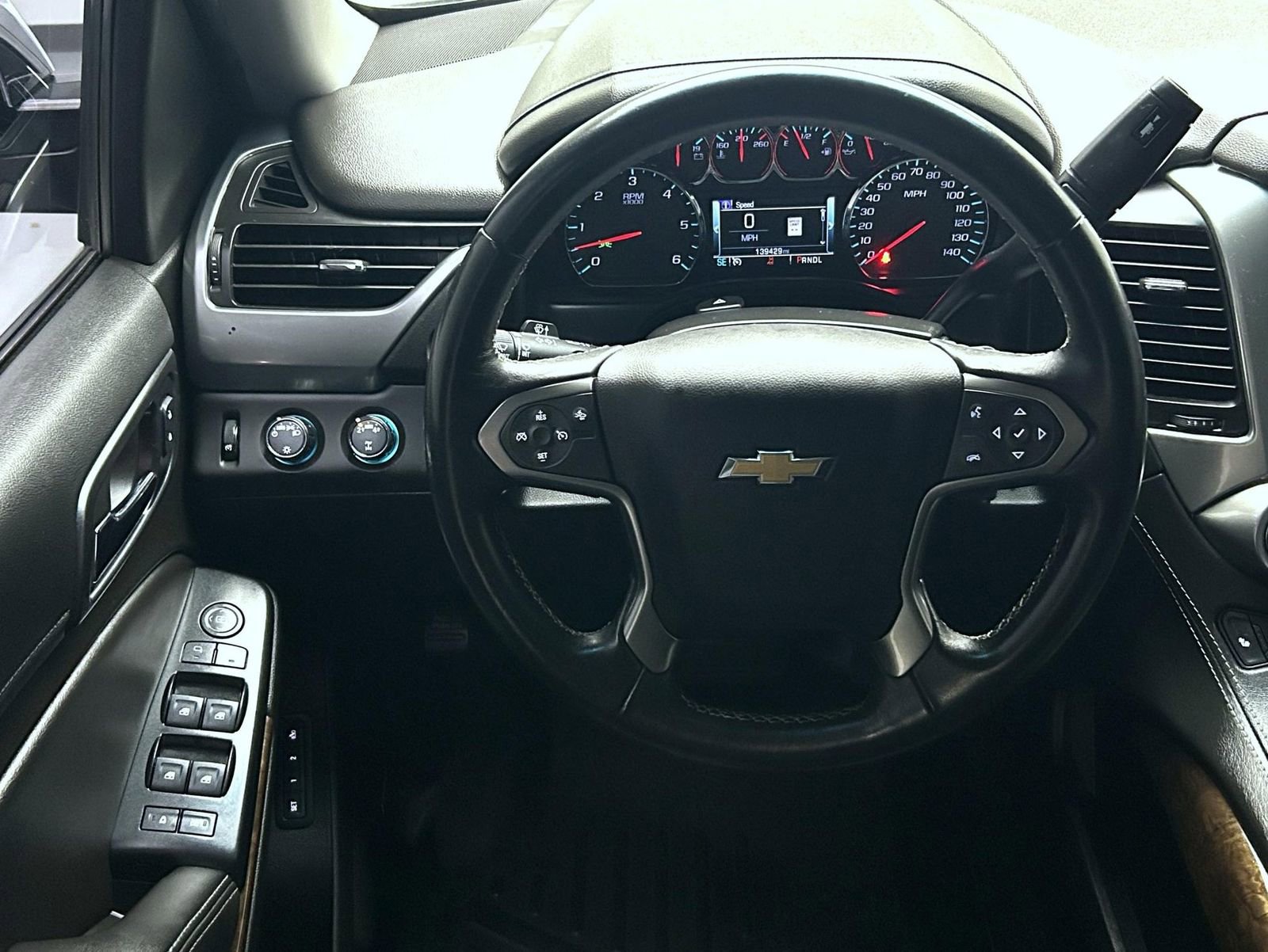 Used 2018 Chevrolet Suburban LT image 12