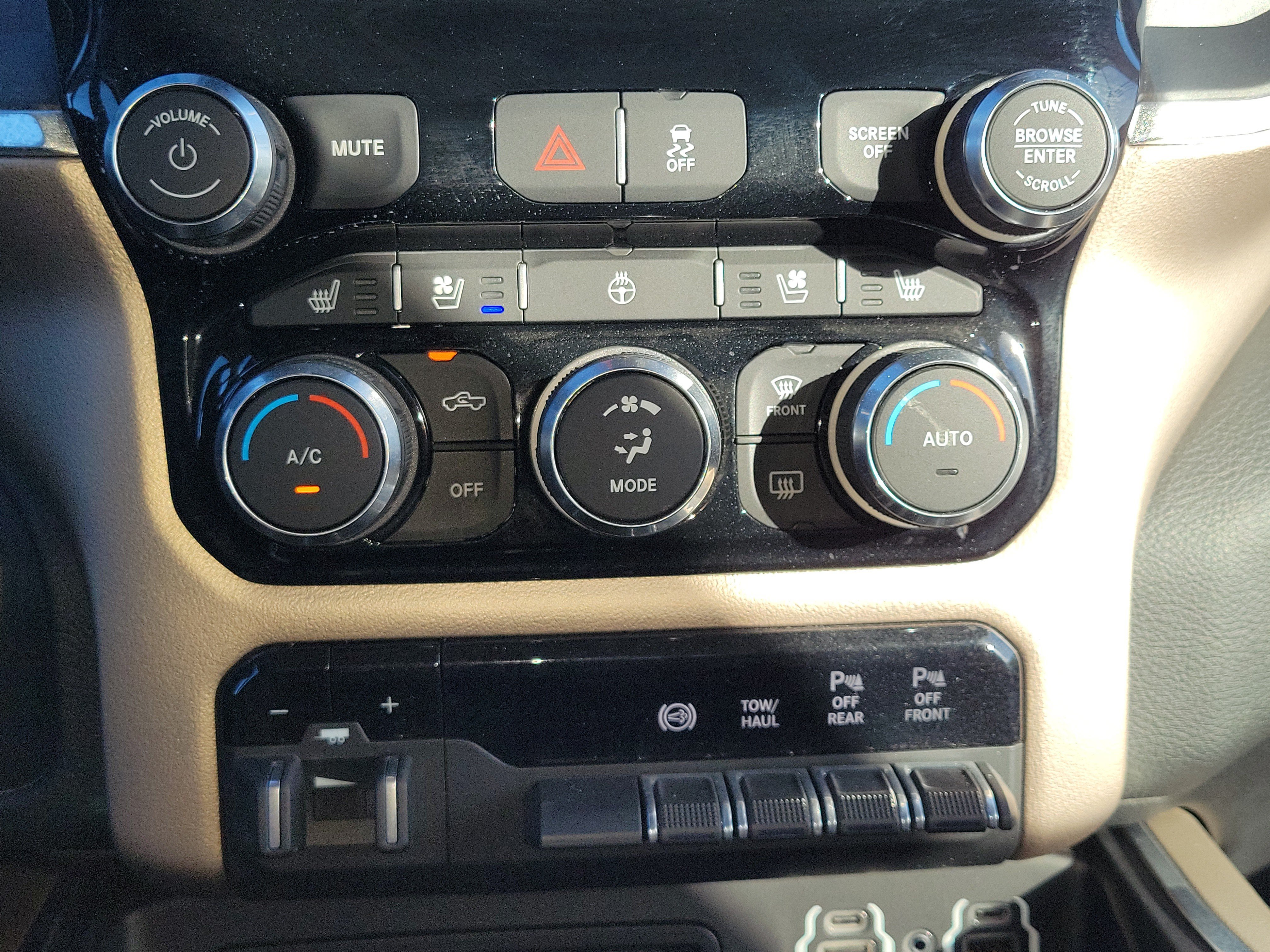 Used 2019 RAM 3500 Laramie AWD/4WD image 25