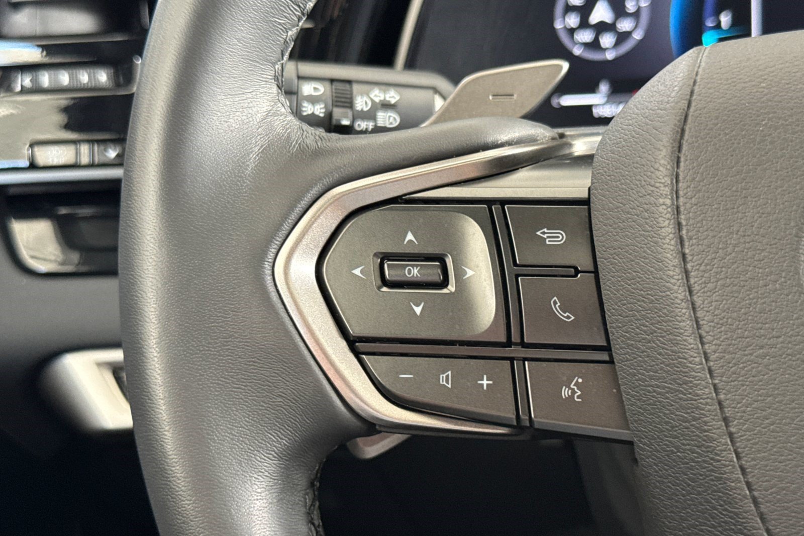 Certified 2025 Lexus RX 350 FWD w/ Technology Package image 30