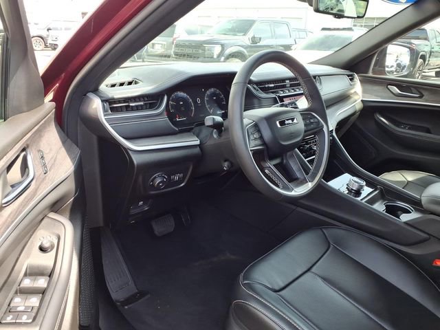 Used 2025 Jeep Grand Cherokee L Limited w/ Luxury Tech Group II image 6