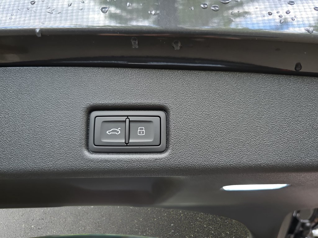 New 2026 Audi SQ5 Prestige AWD/4WD image 12