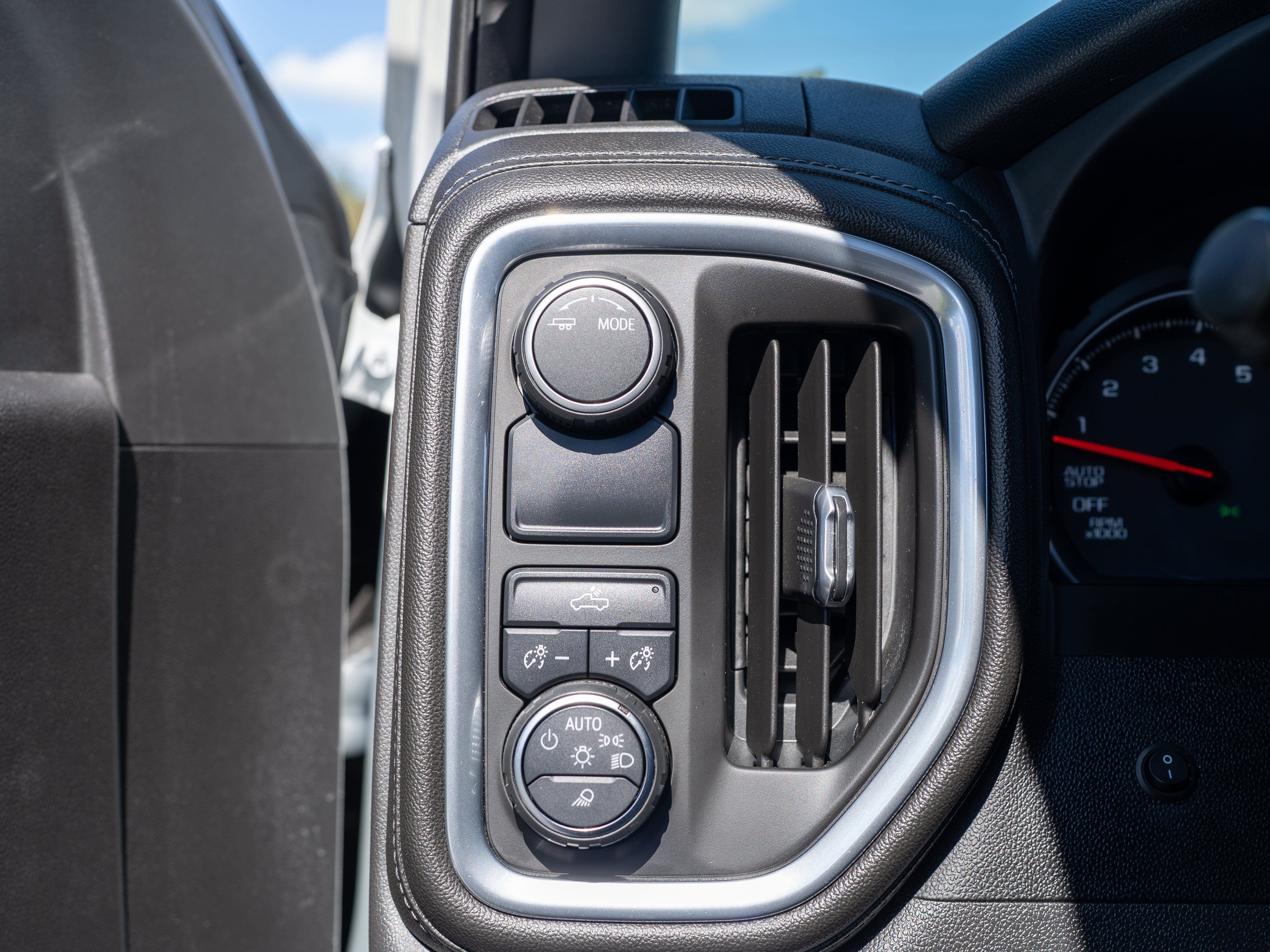 Used 2020 Chevrolet Silverado 1500 LT w/ Texas Edition RWD image 18
