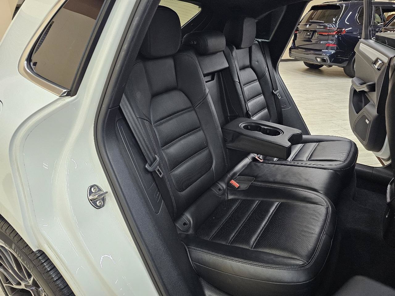 Used 2017 Porsche Macan Turbo AWD/4WD image 24