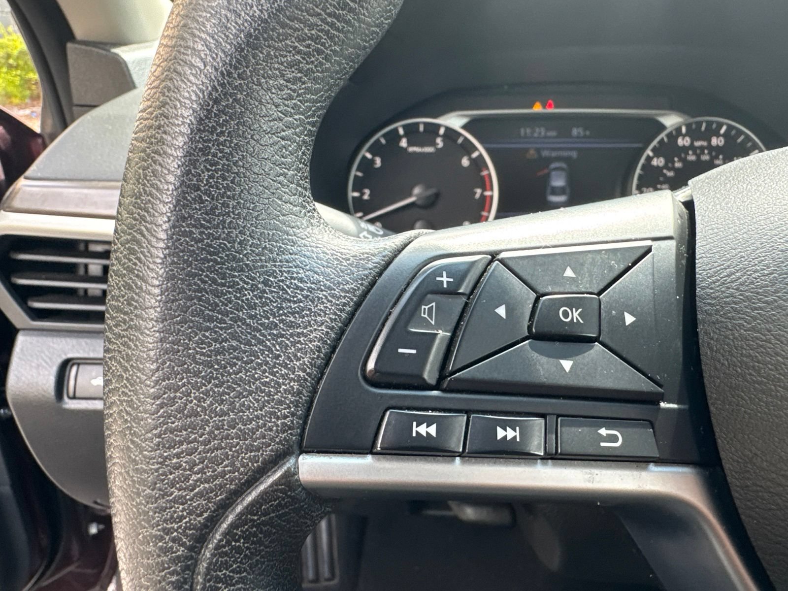Used 2024 Nissan Altima 2.5 SV FWD image 15